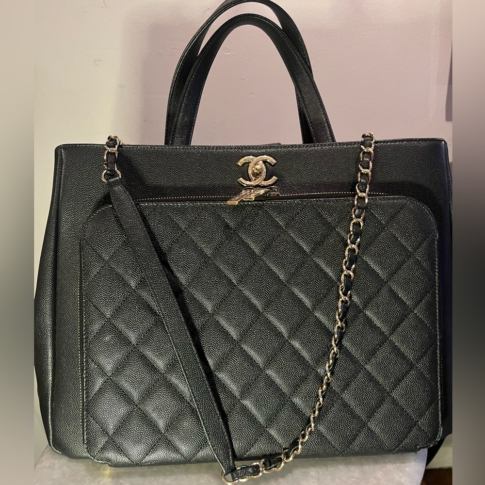 Leather Changel Large bag with gold chain